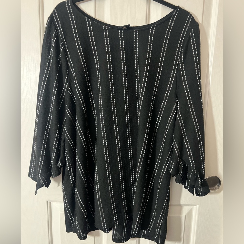 3X Black and White Women's Blouse